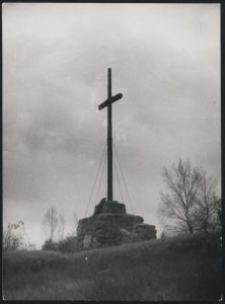 Gräberberg : Hochkreuz von Osten II