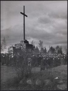 Gräberberg : Totenfeier, Gesamtansicht