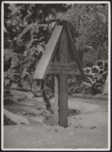 Grabkreuz im Walde bei Zgiersch 1927
