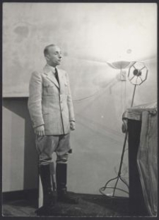 H. Boltz bei der Kundgebung im d. Sporthalle