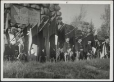 Heldengedenken deutscher Jugend aus Lodsch auf dem Gräberberg 1935
