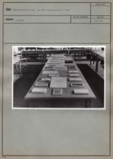 Buchausstellung in der Hauptstelle 1943