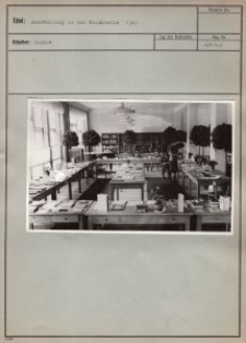 Buchausstellung in der Hauptstelle 1943
